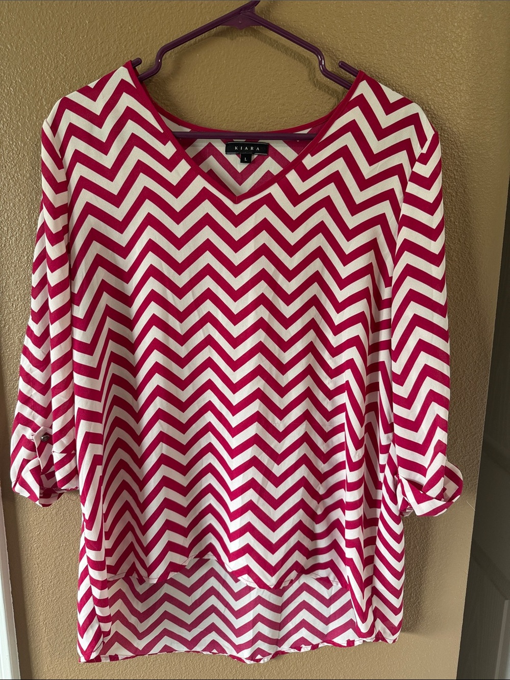 🥳 7/$10!!  Pink and White Chevron V-Neck Tunic